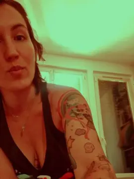 Cam4 Watch Live Sex Cams of TuttiFrutty35