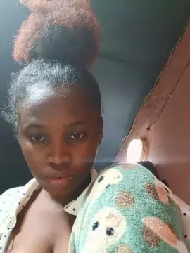Cam4 Live Sex of emeli2
