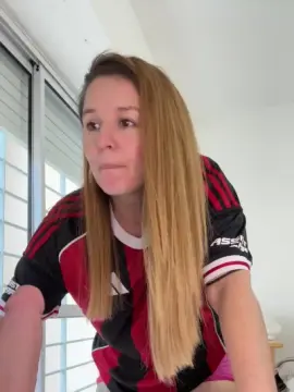 Cam4 Nude Webcam of mieldulcexx