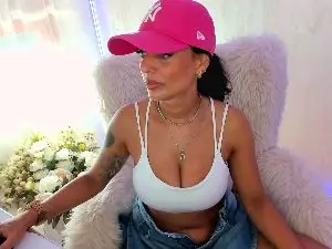 Cam4 Live Porn of ElisaBaxter