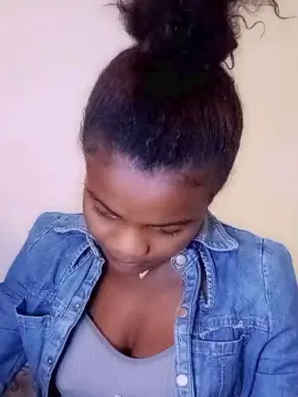 Cam4 Free Porn Cam of mialisoa3