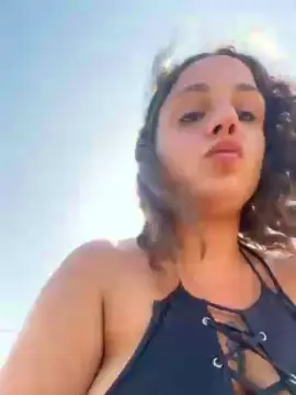 Cam4 Private Sex Chat of Alessiaaa_