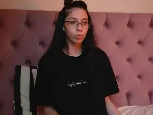 Cam4 Live Sex of RavenMelody