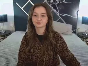 Cam4 Adult Video Chat of CyrenaLuxe