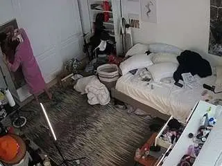 Camsoda Nude Webcam of voyeurcam-hornyhostel-02