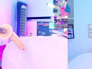Camsoda Watch Live Sex Cams of lorettfox