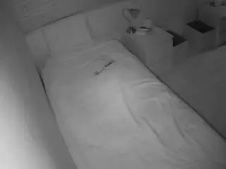 Camsoda Live Sex Cam of voyeurcam-julmodels-greybed-1