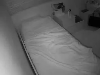 Camsoda Live Sex of voyeurcam-julmodels-greybed-1