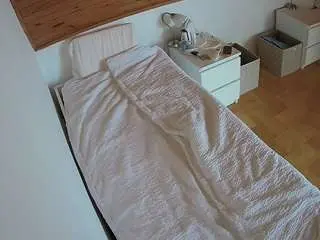 Camsoda Private Sex Chat of voyeurcam-julmodels-greybed-1
