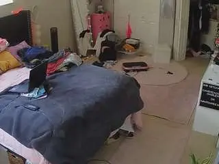 Camsoda Live Sex Cam of voyeurcam-house-charleys-room