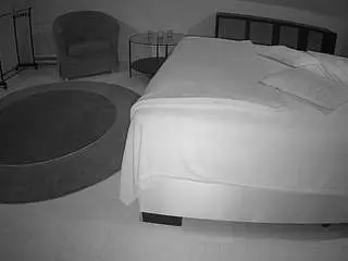 Camsoda Live Sex of voyeurcam-julmodels-whitebed-6
