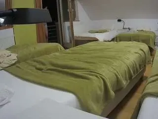 Camsoda Nude Webcam of voyeurcam-julmodels-bed-2
