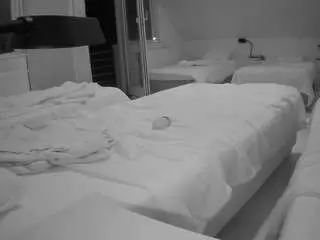 Camsoda Private Sex Chat of voyeurcam-julmodels-bed-2