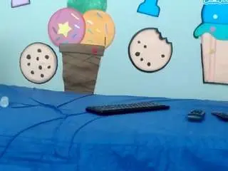 Camsoda Sex Cam of skinnyyuliana18