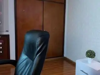 Camsoda Private Sex Chat of carolinne-miller