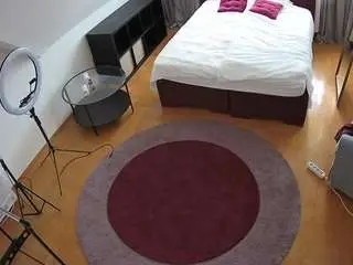 Camsoda Live Sex Cam of voyeurcam-julmodels-whitebed-1