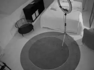 Camsoda Nude Webcam of voyeurcam-julmodels-whitebed-1