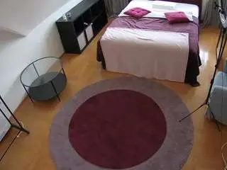 Camsoda Best Webcam of voyeurcam-julmodels-whitebed-1