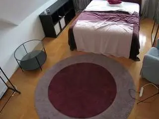 Camsoda Nude Webcam of voyeurcam-julmodels-whitebed-1