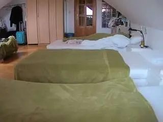 Camsoda Free Porn Cam of voyeurcam-julmodels-bed-3