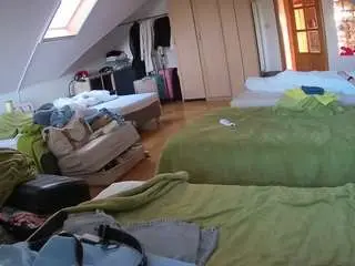 Camsoda Watch Live Sex Cams of voyeurcam-julmodels-bed-3