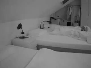 Camsoda Best Webcam of voyeurcam-julmodels-bed-4