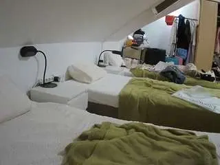 Camsoda Sex Cam of voyeurcam-julmodels-bed-4