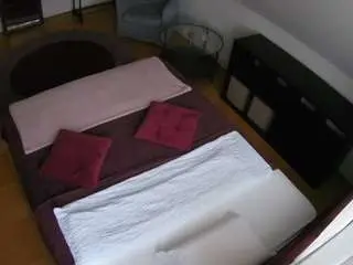 Camsoda Best Webcam of voyeurcam-julmodels-whitebed-2