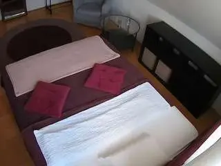 Camsoda Watch Live Sex Cams of voyeurcam-julmodels-whitebed-2