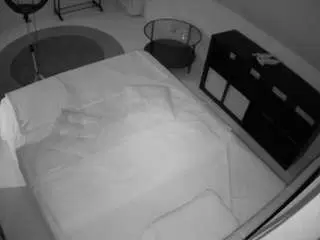Camsoda Watch Live Sex Cams of voyeurcam-julmodels-whitebed-2