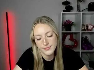 Camsoda Nude Webcam of evelynblond