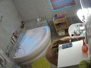 Camsoda Sex Chat of voyeurcam-julmodels-bath-1st-2