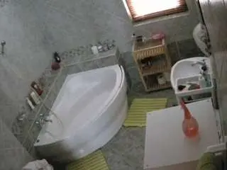 Camsoda Best Webcam of voyeurcam-julmodels-bath-1st-2