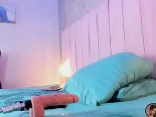 Camsoda Free Porn Cam of hillary-collins