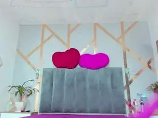 Camsoda Free Live Porn of carolinee-torres