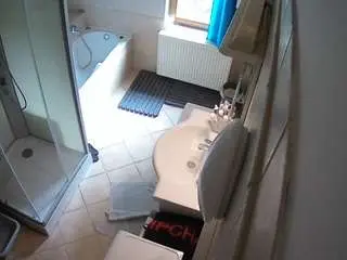 Camsoda Adult Webcam of voyeurcam-julmodels-bath-2nd-2