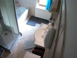 Camsoda Free Live Porn of voyeurcam-julmodels-bath-2nd-2