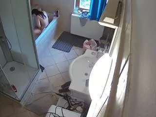 Camsoda Watch Live Sex Cams of voyeurcam-julmodels-bath-2nd-2