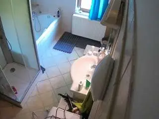 Camsoda Free Live Porn of voyeurcam-julmodels-bath-2nd-2
