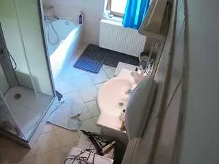 Camsoda Best Webcam of voyeurcam-julmodels-bath-2nd-2