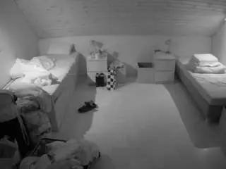 Camsoda Private Sex Chat of voyeurcam-julmodels-greybed-3
