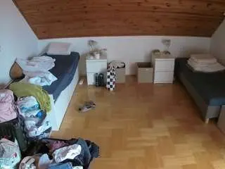Camsoda Best Webcam of voyeurcam-julmodels-greybed-3