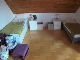 Camsoda Watch Live Sex Cams of voyeurcam-julmodels-greybed-3