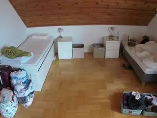 Camsoda Private Sex Chat of voyeurcam-julmodels-greybed-3