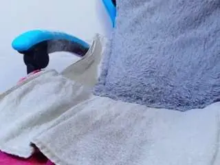 Camsoda Nude Webcam of klylls-squirt