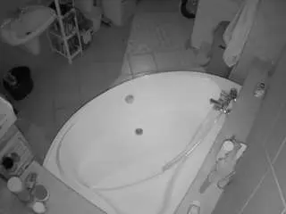 Camsoda Live Sex of voyeurcam-julmodels-bath-1st-1