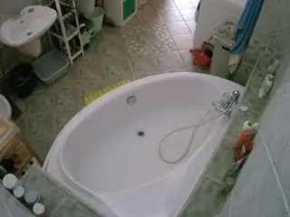 Camsoda Nude Webcam of voyeurcam-julmodels-bath-1st-1