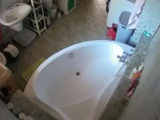 Camsoda Sex Chat of voyeurcam-julmodels-bath-1st-1
