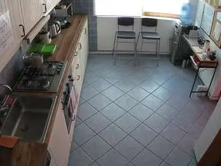 Camsoda Free Porn Cam of voyeurcam-julmodels-kitchen-2