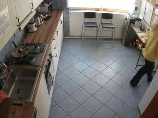 Camsoda Live Sex Cam of voyeurcam-julmodels-kitchen-2